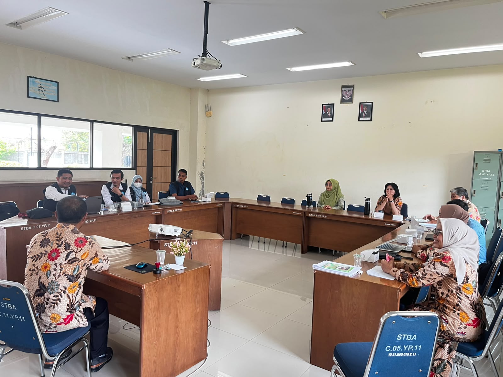 Pelaksanaan monitoring dan evaluasi LLDIKTI di STBA Prayoga Padang